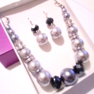 Gray Faux Pearl And Faceted Chunky Bead Chunky Necklace Earring Set NIB